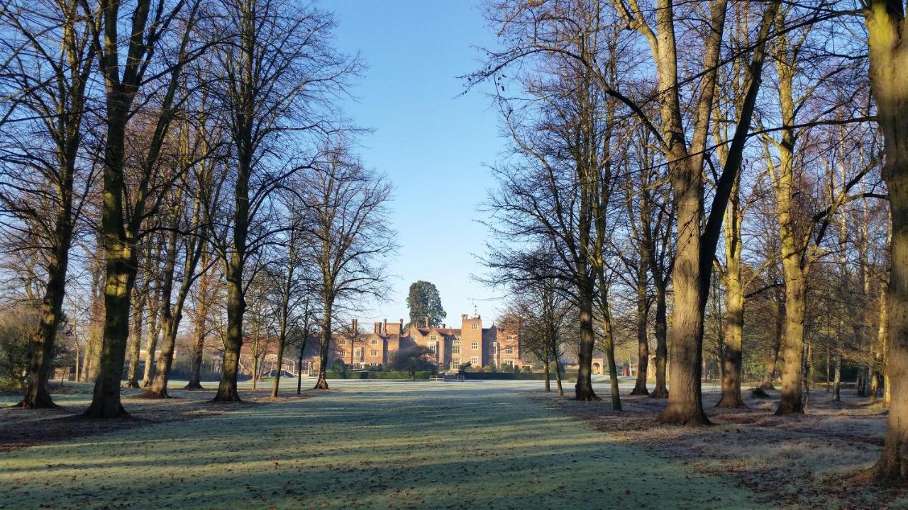 Great Fosters - Near Windsor Hotel Egham Buitenkant foto