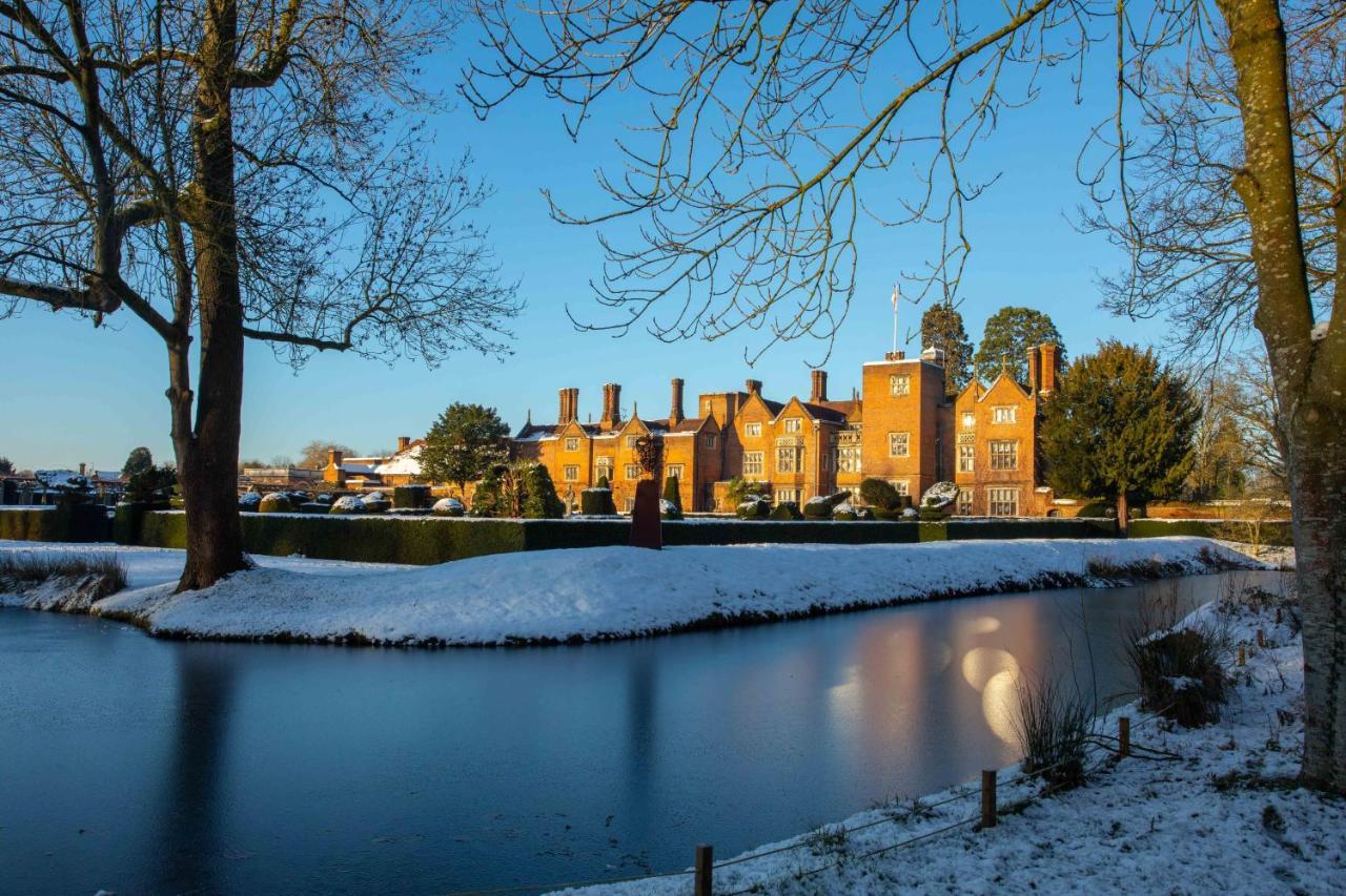 Great Fosters - Near Windsor Hotel Egham Buitenkant foto
