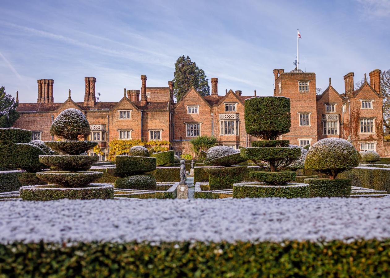 Great Fosters - Near Windsor Hotel Egham Buitenkant foto