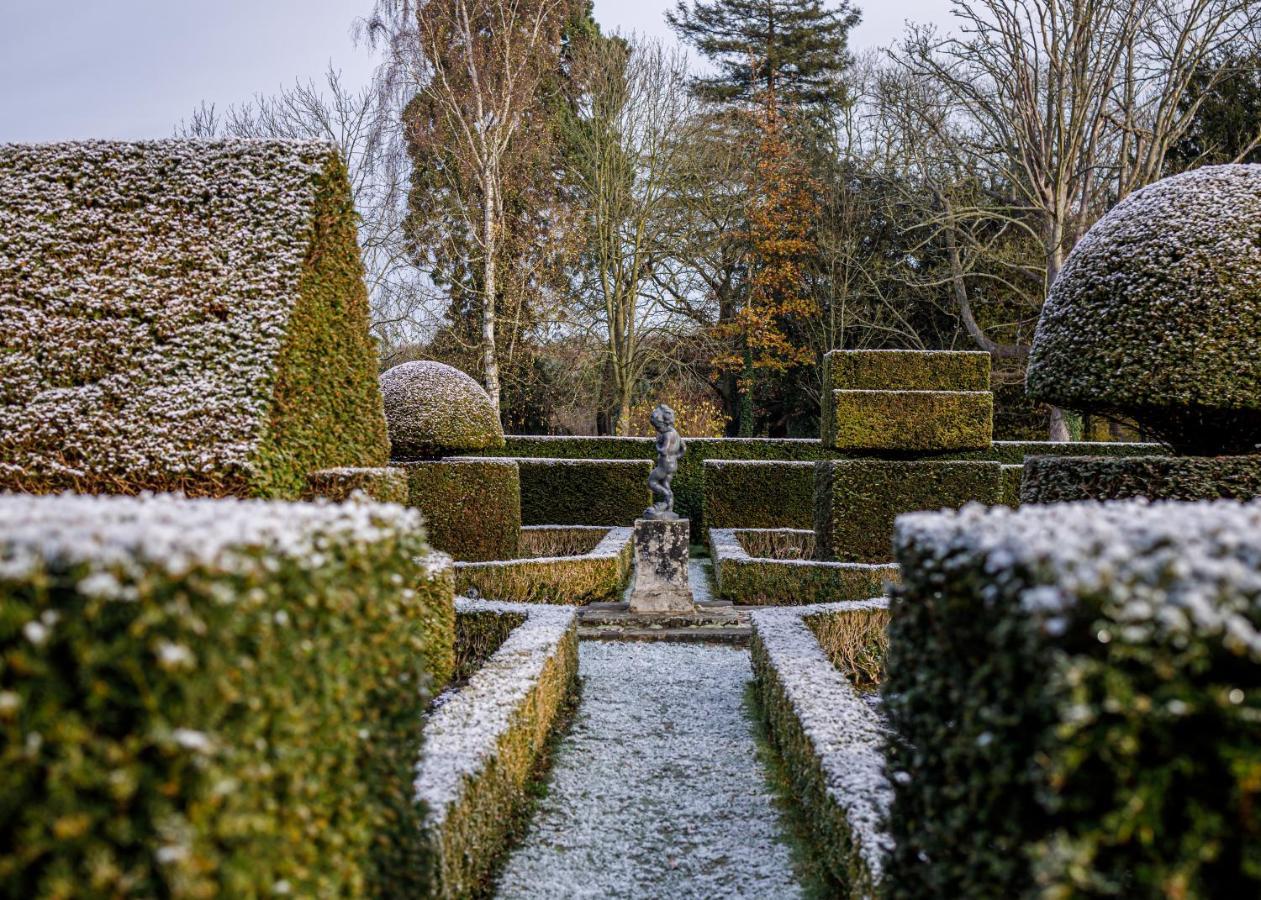 Great Fosters - Near Windsor Hotel Egham Buitenkant foto