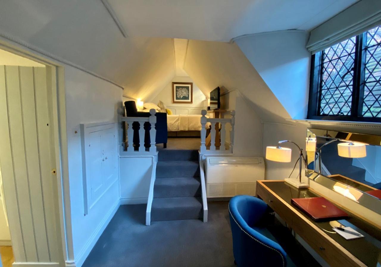 Great Fosters - Near Windsor Hotel Egham Buitenkant foto