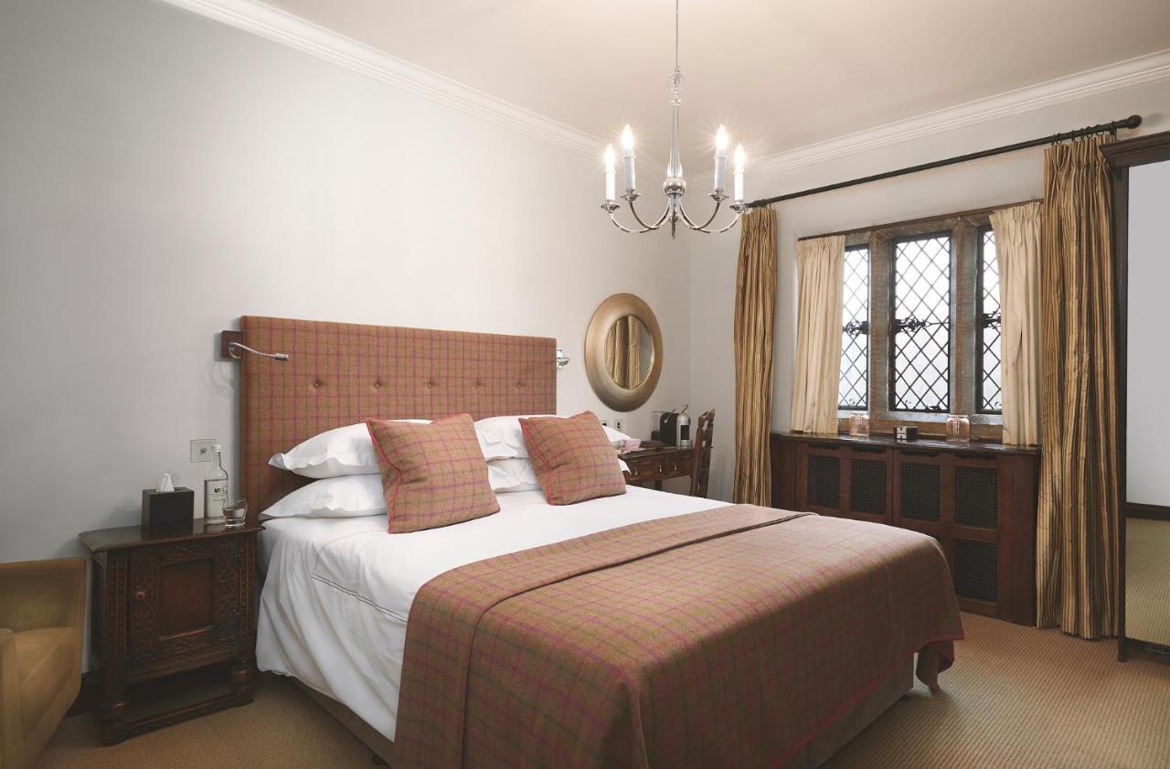 Great Fosters - Near Windsor Hotel Egham Buitenkant foto