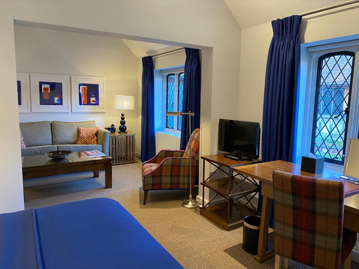 Great Fosters - Near Windsor Hotel Egham Buitenkant foto