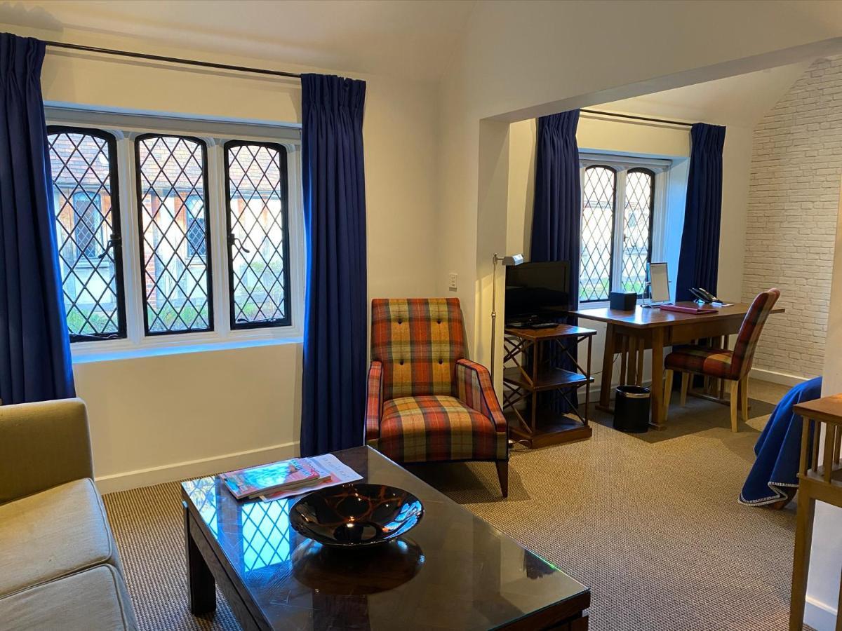 Great Fosters - Near Windsor Hotel Egham Buitenkant foto